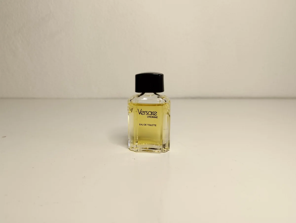 Miniature Parfum “Versace” pour hommes - Vins Rouges Harmonieux pour Chaque Occasion Versace Miniatures Men Gift Set | lyko.com
