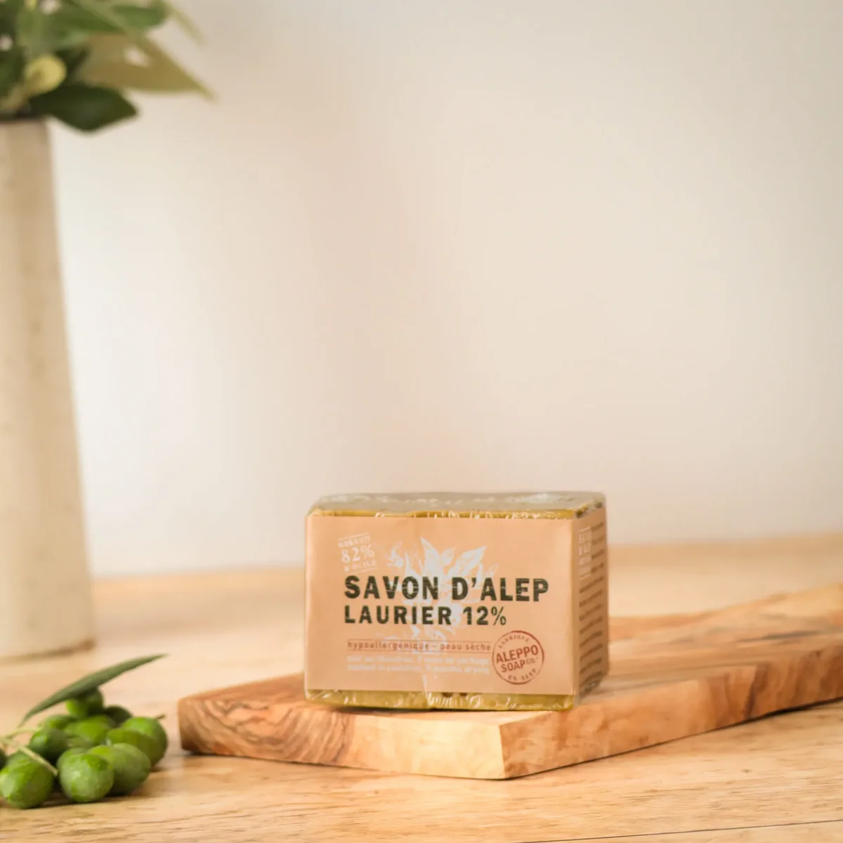 Savon d’Alep Savon filmé 200 g (12% laurier) - Vins Rouges Harmonieux pour Chaque Occasion - {'count': 31, 'name': 'Savon'}