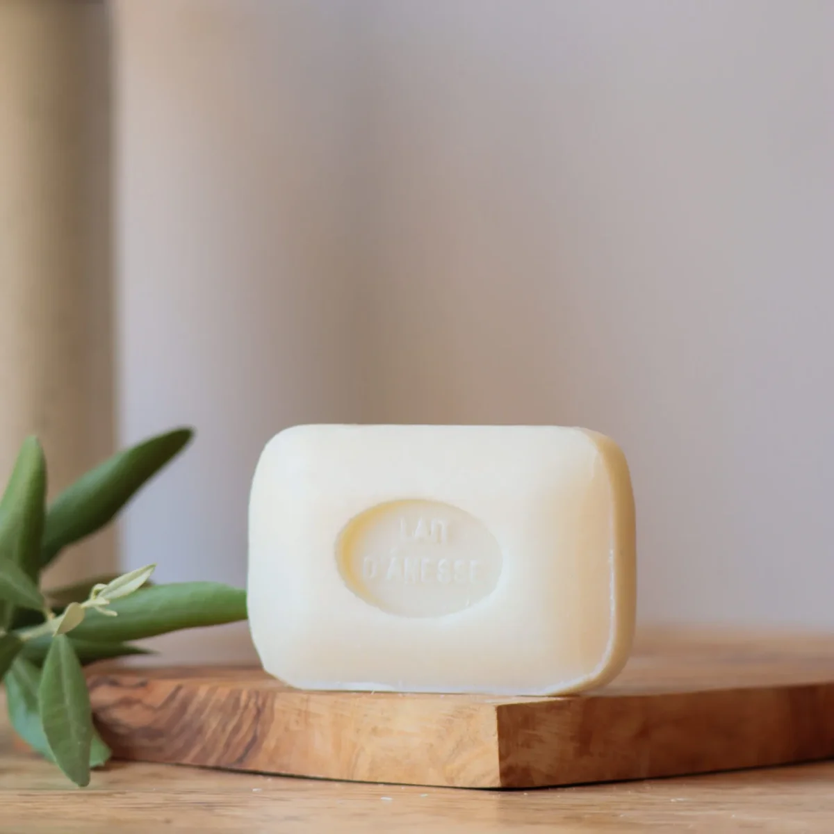 Savon Anesse Savon nu 100g - Vins Rouges Artisanal Harmonieux pour Chaque Occasion