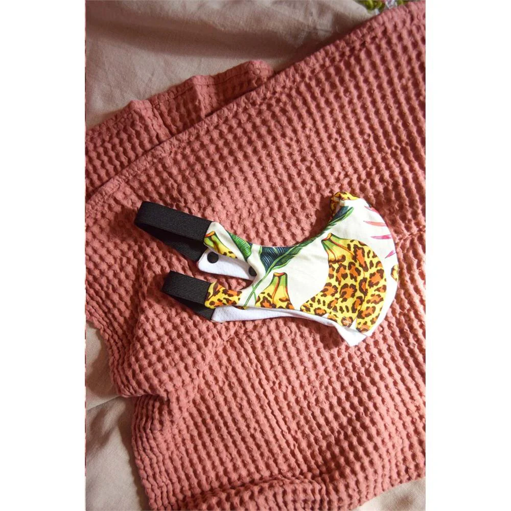 Little Yogi - Masque en Tissu - Bananimal||Little Yogi - Cloth Mask - Bananimal - Boutique Bébé en Ligne : Soins, Jouets et Articles Maison L'Atelier d'Isoline — Masque Tissu Enfant "grand public filtration  supérieure à 90%" de Catégorie 1 FRANCAIS