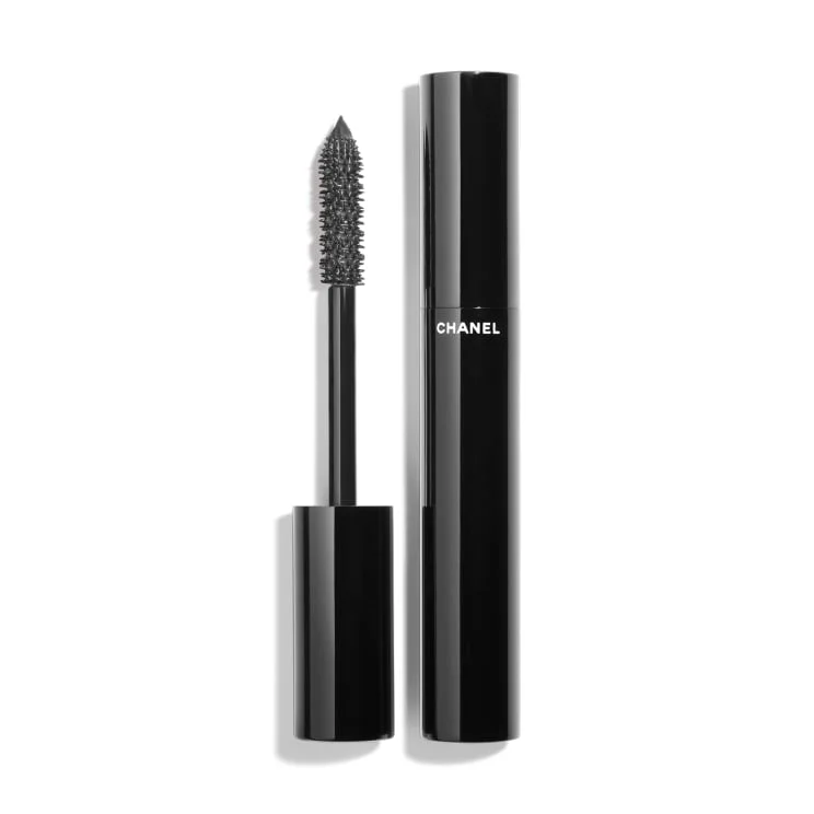Mascara Le Volume Chanel - Édition Limitée – L’Art de la Table Française en Promotion ! Volume 7 of The Current, the art edition, steps inside the inner sanctums  of some of the most original artists, collectors, and curators working  today, each with their own singular point of
