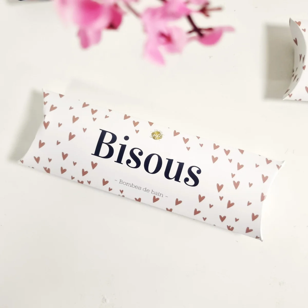 Coffret 6 minis Bombes de Bain « Bisous » - Édition Limitée – L’Art de la Table Française en Promotion ! Coffret cadeau d'anniversaire pour femme, paquet de soins personnels avec  panier de bain relaxant, cadeau de Noël pour maman, sœur, meilleure amie,  épouse, fille, petite-fille,